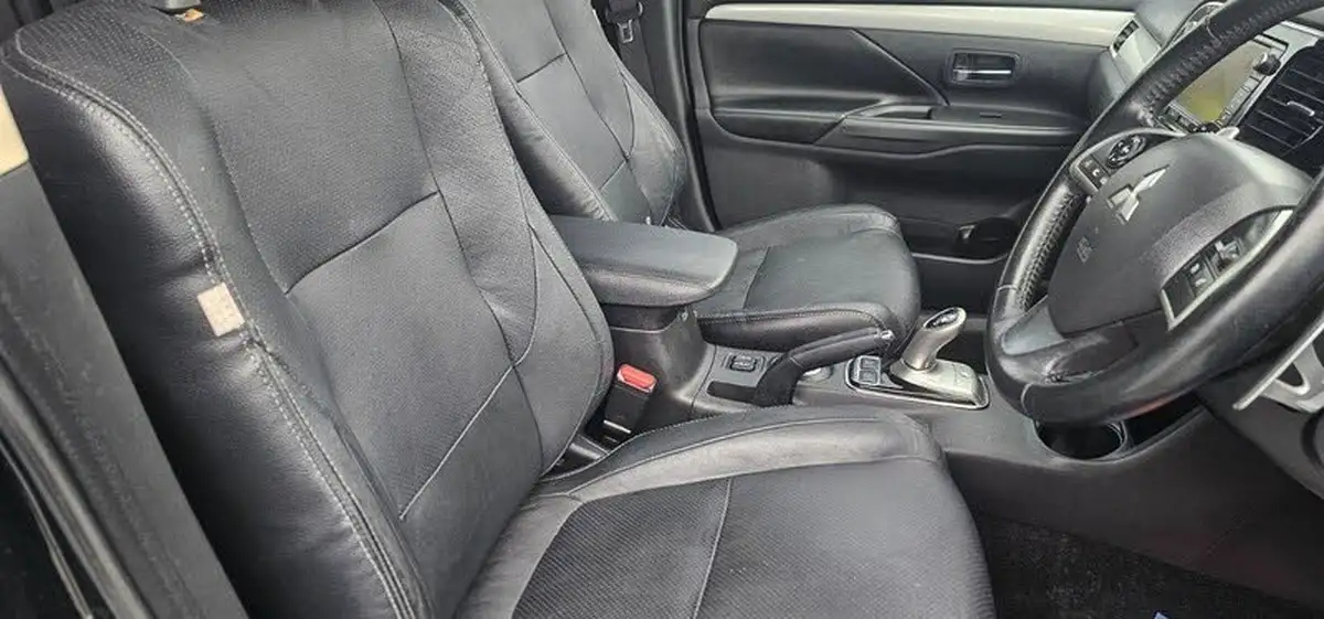 2015-mitsubishi-outlander-20-gx4h-big-17