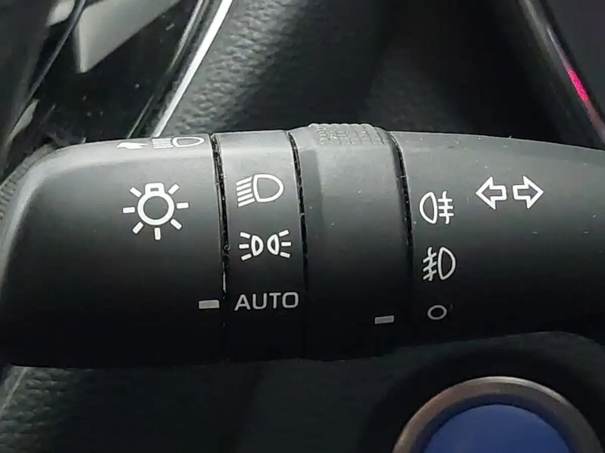 2022-toyota-corolla-18-vvt-i-icon-120bhp-spare-wheel-touring-sports-5d-big-16