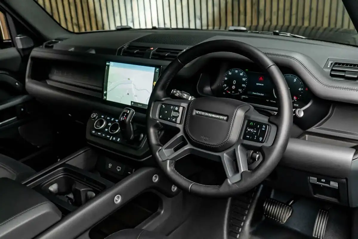 2024-land-rover-90-defender-30-d300-x-dynamic-hse-big-22