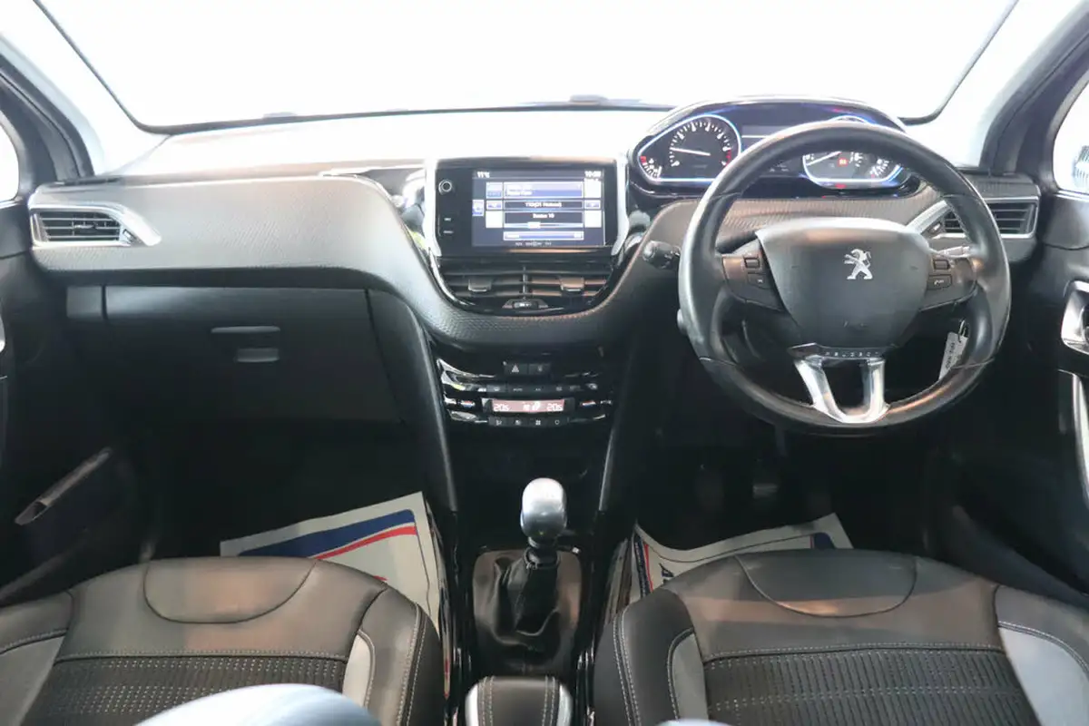 2016-peugeot-2008-suv-12-puretech-allure-130bhp-ss-big-12