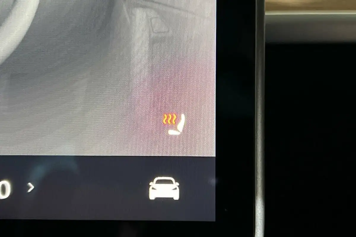 2020-tesla-model-3-e-long-range-big-29