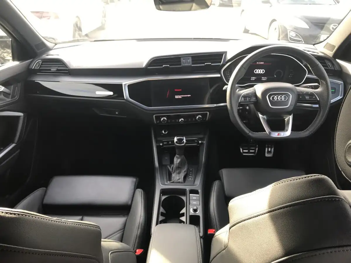 2024-audi-q3-15-35-tfsi-black-edition-sportback-s-tronic-big-3