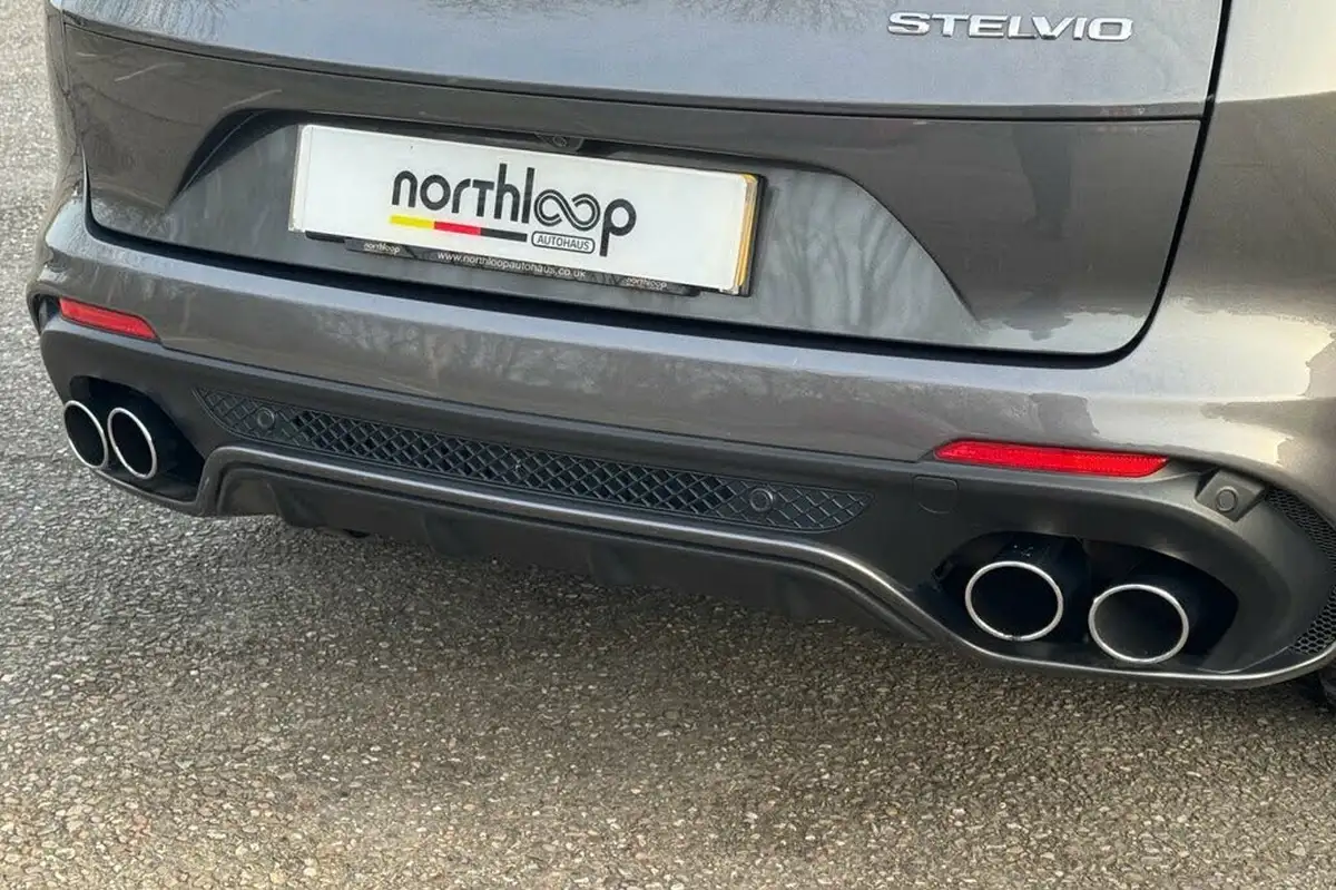 2019-alfa-romeo-stelvio-29-biturbo-quadrifoglio-big-20