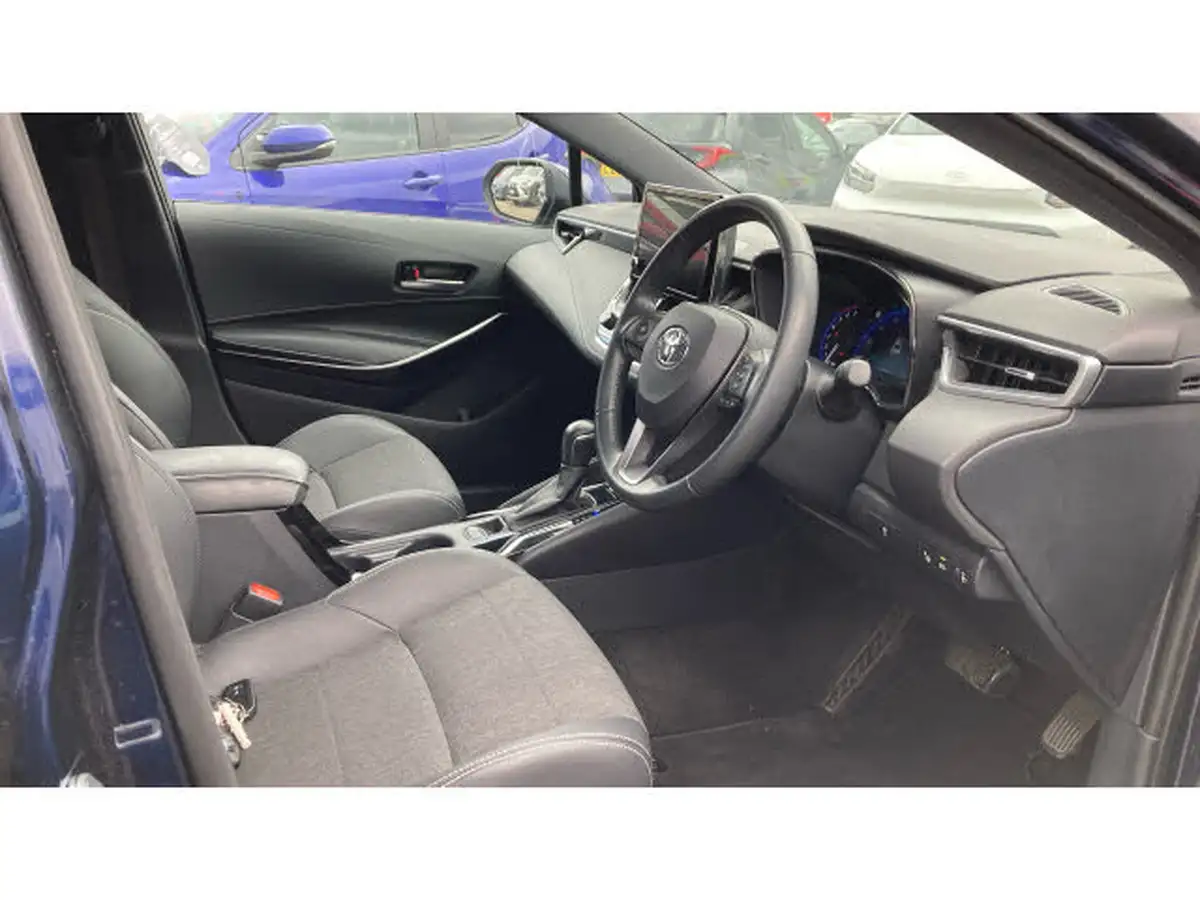 2022-toyota-corolla-18-vvt-i-design-120bhp-trk-hatchback-5d-big-10