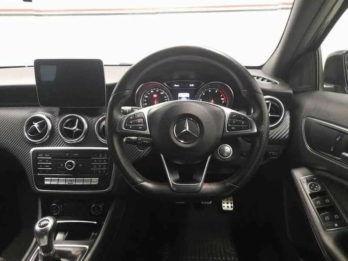 2017-mercedes-benz-a-class-16-a160-amg-line-ss-big-8