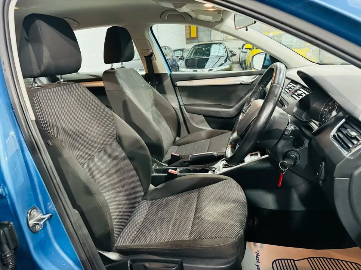 2013-skoda-octavia-16tdi-se-hatchback-dsg-big-10