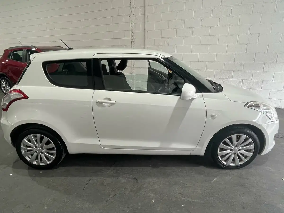 2010-suzuki-swift-12-sz3-3d-big-20