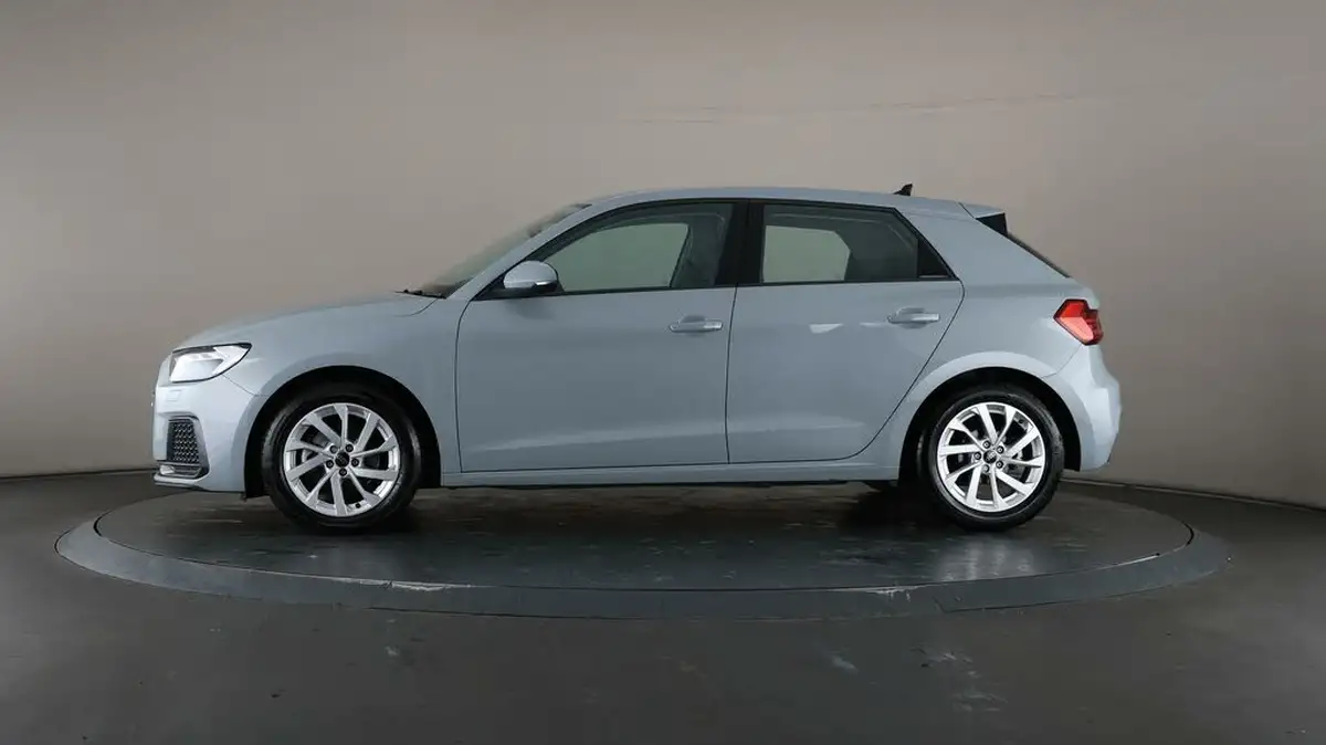 2022-audi-a1-10-30-tfsi-sport-s-tronic-big-34