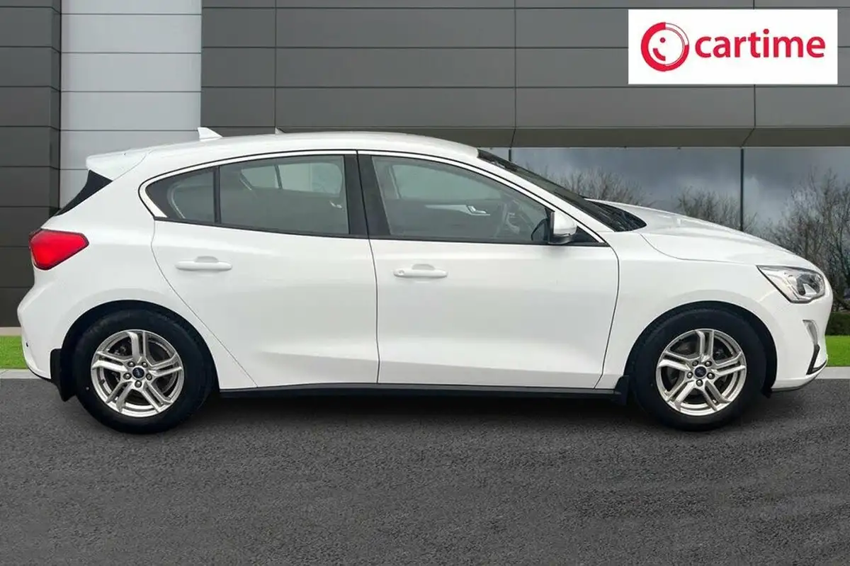 2020-ford-focus-10t-zetec-125ps-hatchback-big-1