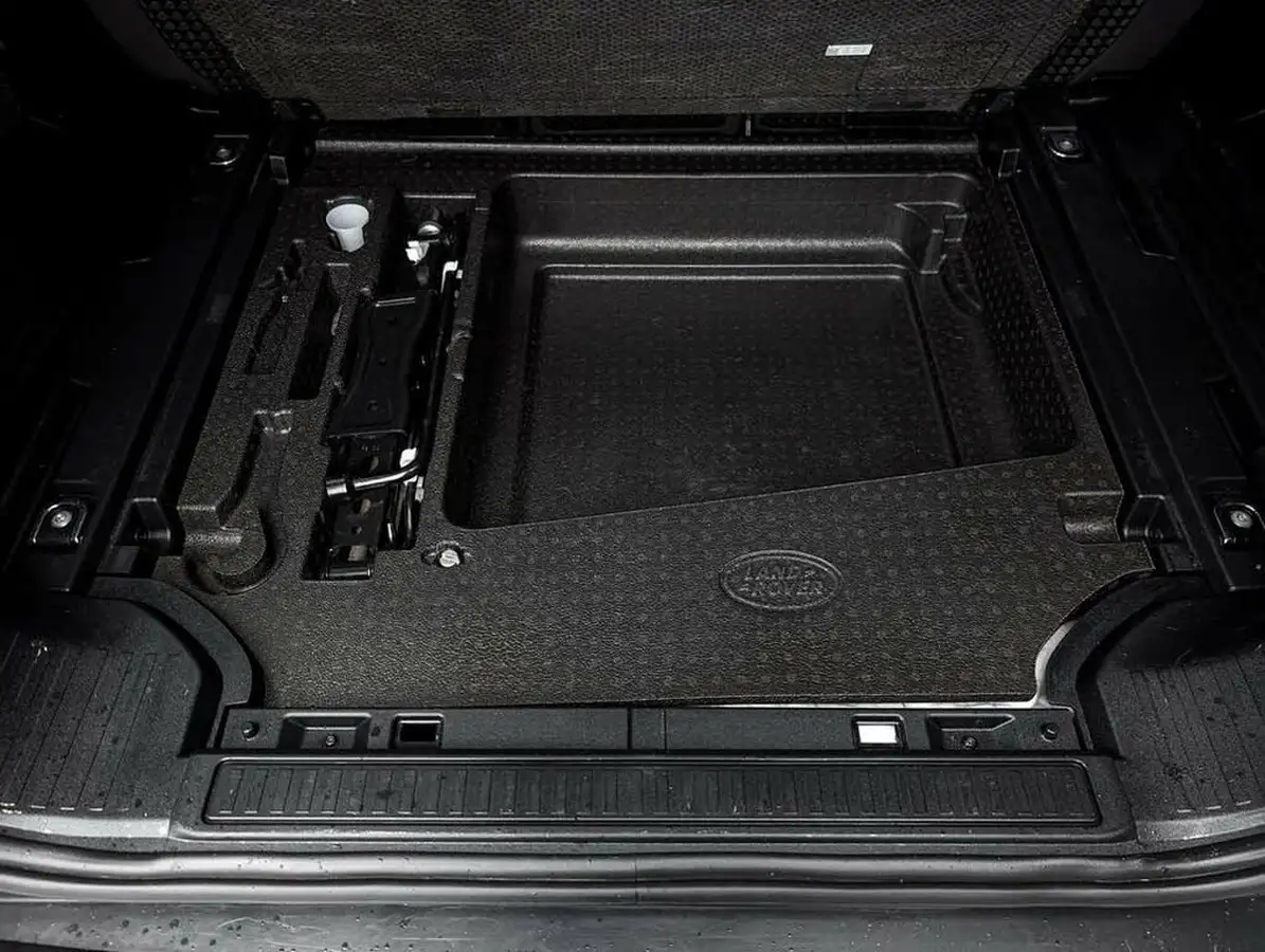 2024-land-rover-110-defender-30-d300-x-dynamic-hse-big-43