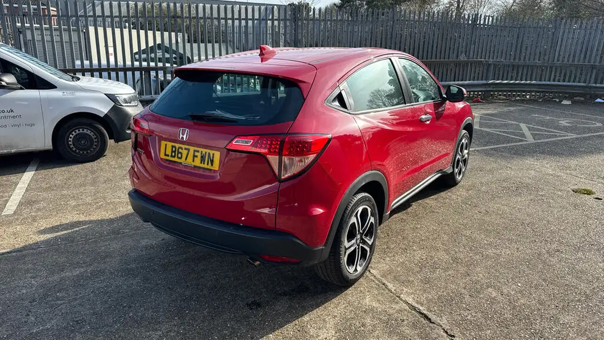2018-honda-hr-v-15-i-vtec-se-big-35