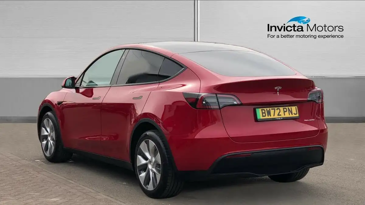 2023-tesla-model-y-e-long-range-big-4