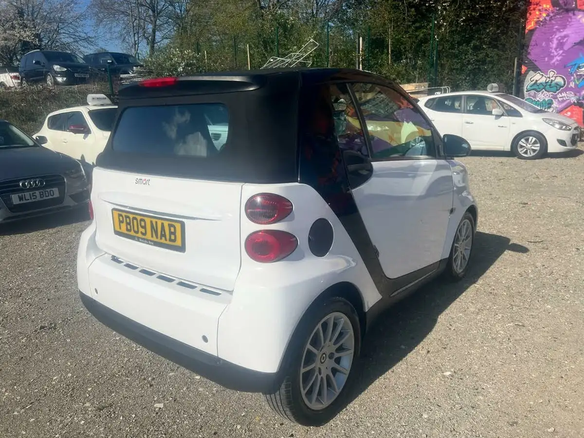 2009-smart-fortwo-10-passion-71bhp-cabriolet-big-6