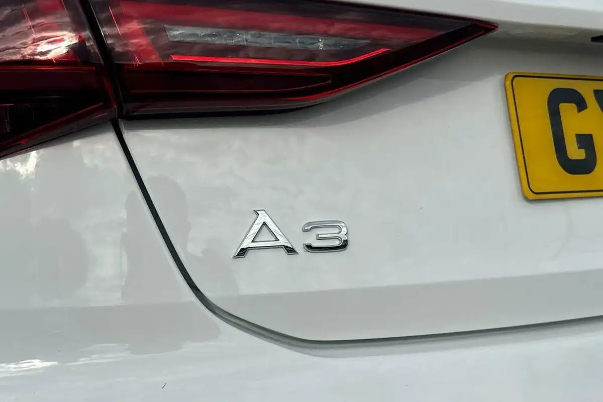 2024-audi-a3-14-40-tfsi-e-s-line-big-43