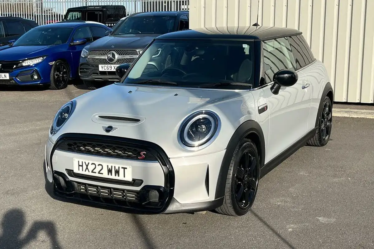 2022-mini-cooper-20-cooper-s-classic-hatchback-3d-big-10