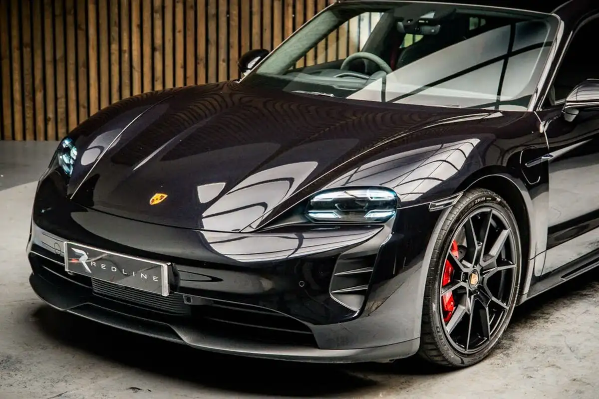 2023-porsche-taycan-e-gts-sport-turismo-big-14