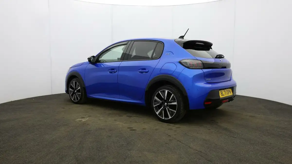 2022-peugeot-208-15-bluehdi-gt-100bhp-big-4