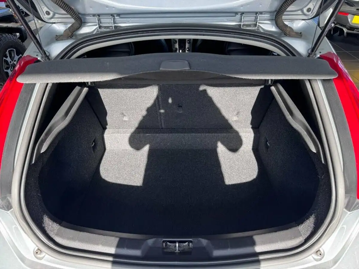 2016-volvo-v40-20td-d4-inscription-geartronic-big-18