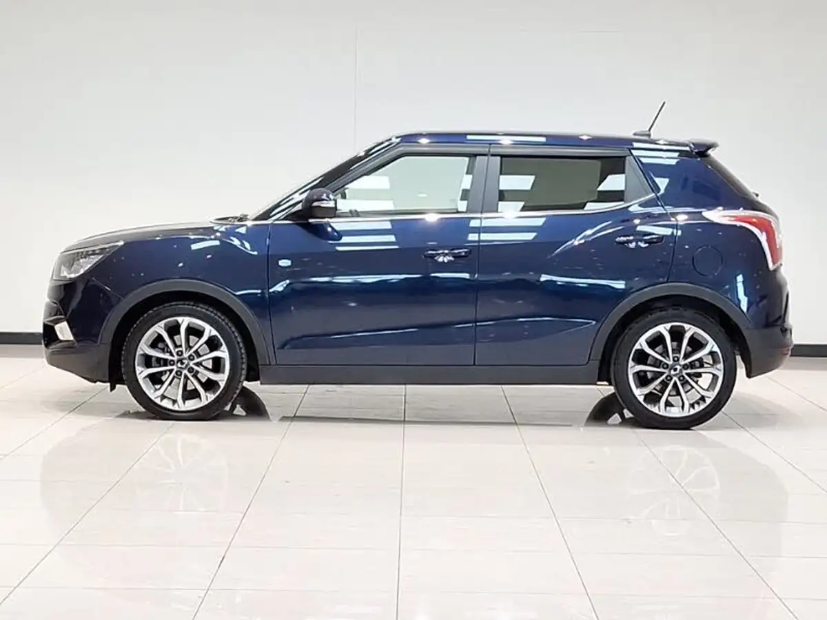 2018-kgm-ssangyong-tivoli-16td-elx-red-styling-packblack-auto-big-3