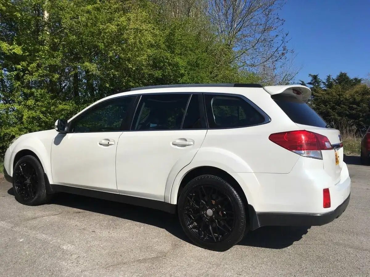 2011-subaru-outback-36-r-big-6