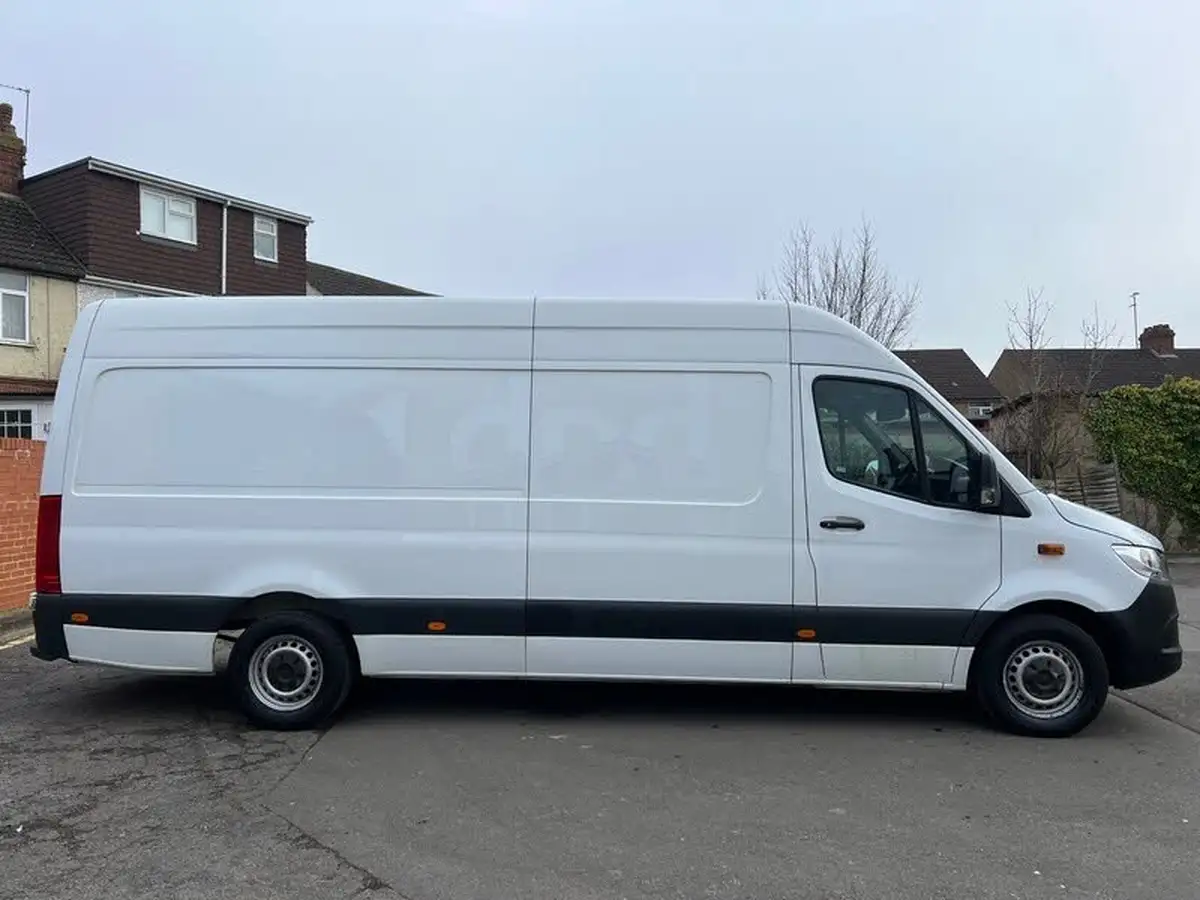 2018-mercedes-benz-sprinter-21cdi-311-l2h1-panel-van-rwd-eco-gear-360-big-21