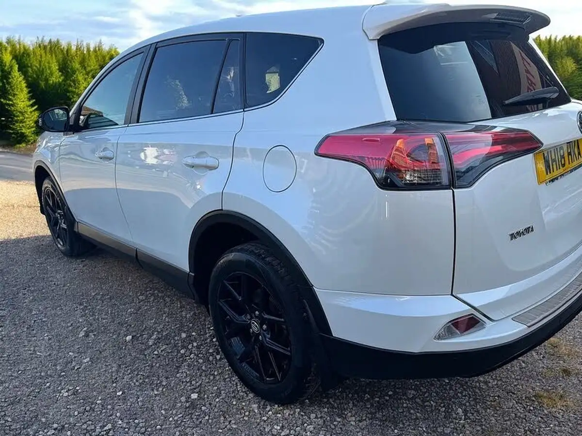 2018-toyota-rav4-25-vvt-i-excel-194bhp-awd-tss-navi-metallic-2494cc-big-12