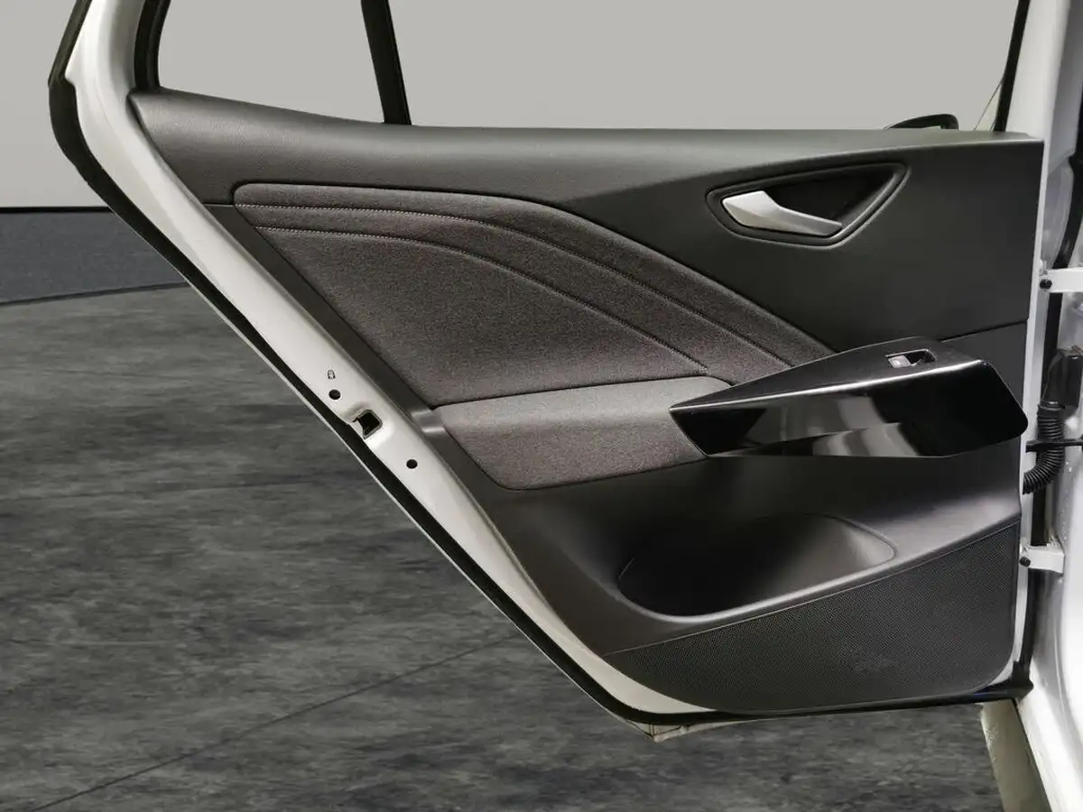 2023-volkswagen-id3-e-pro-58kwh-big-33