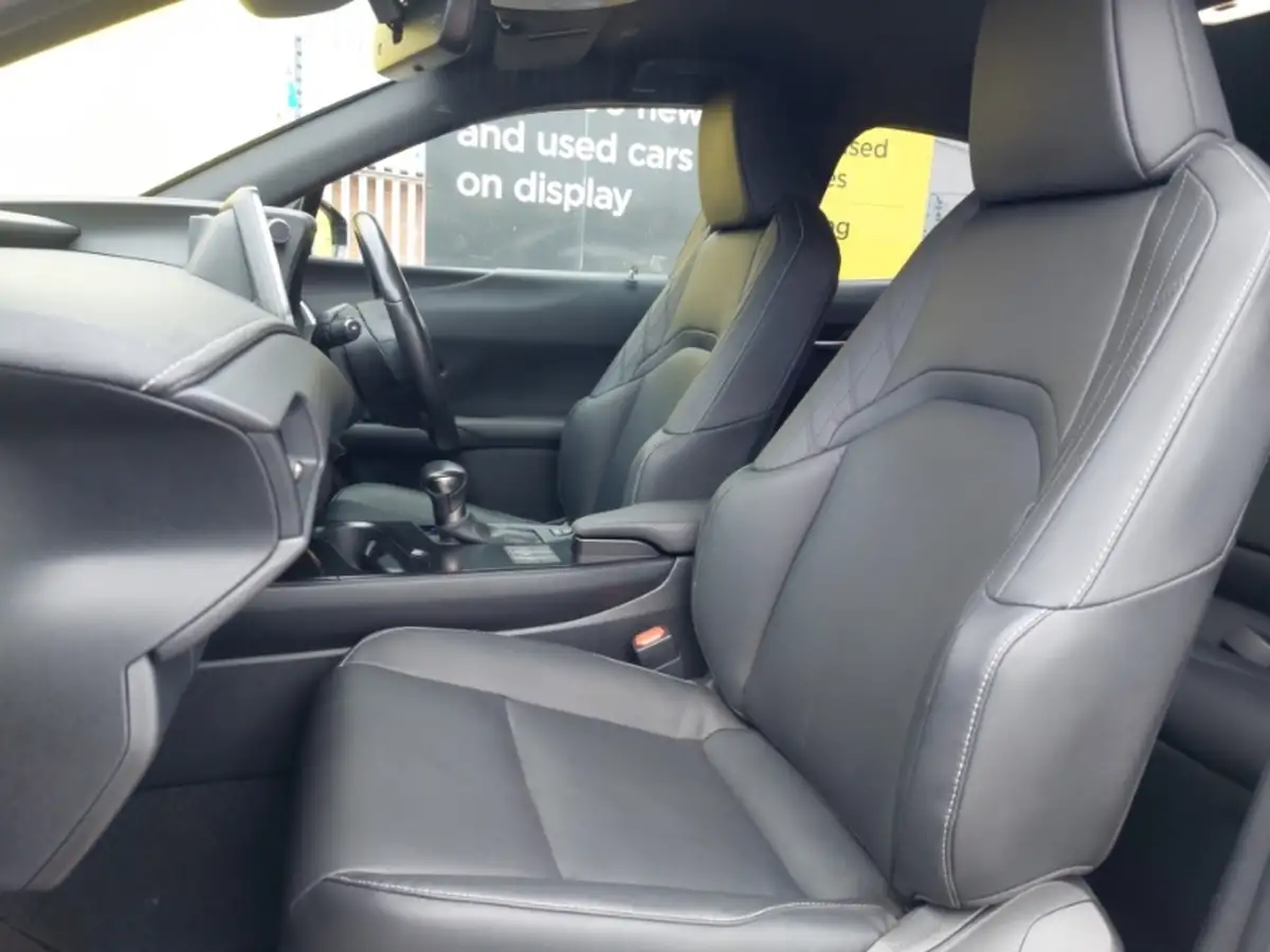 2016-infiniti-q30-16-premium-122ps-tech-big-4