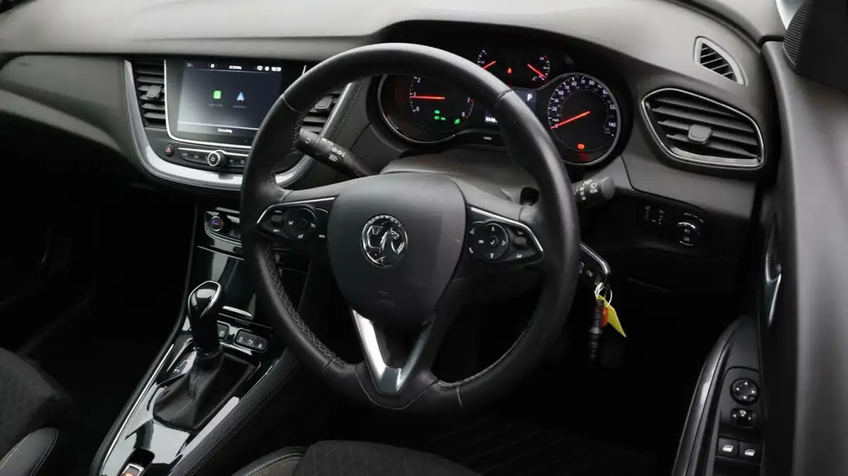 2020-vauxhall-grandland-x-12-sri-nav-auto-big-8