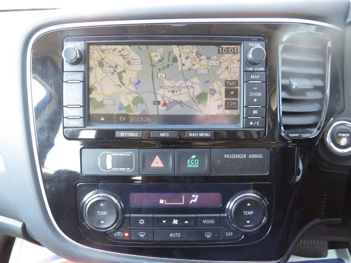 2015-mitsubishi-outlander-20-gx4h-big-11