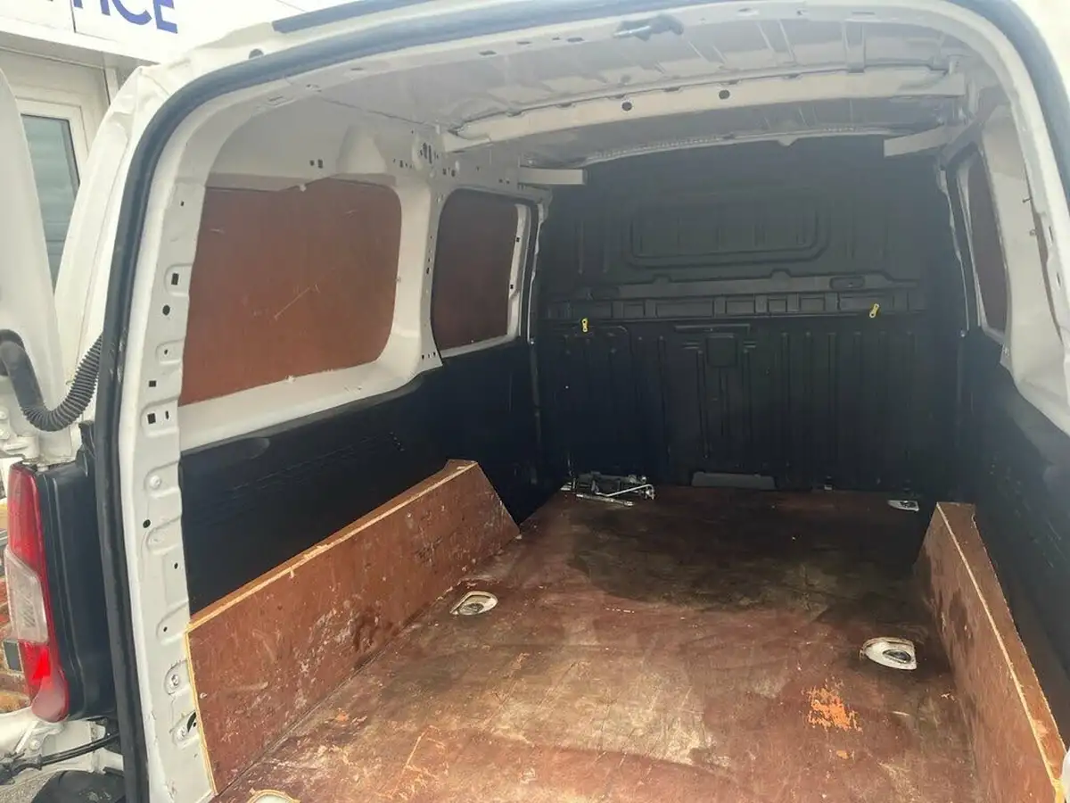 2020-citroen-berlingo-15bluehdi-950-enterprise-100pseu6dt-e-ss-panel-big-16