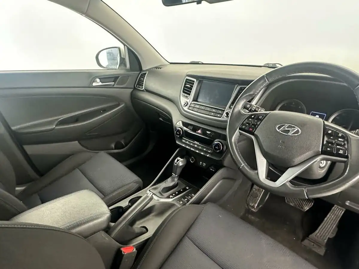 2016-hyundai-tucson-20crdi-se-nav-136ps-auto-big-9