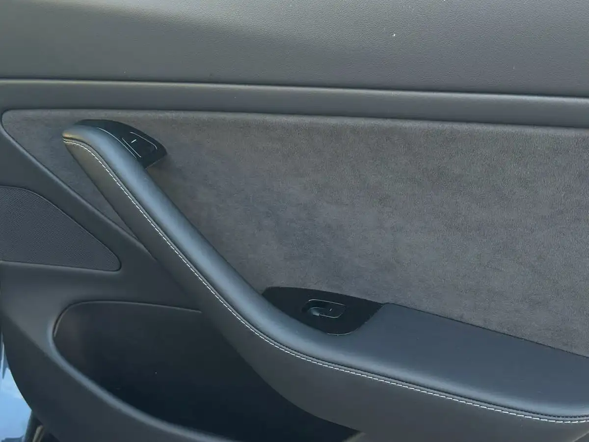 2020-tesla-model-3-e-performance-big-28