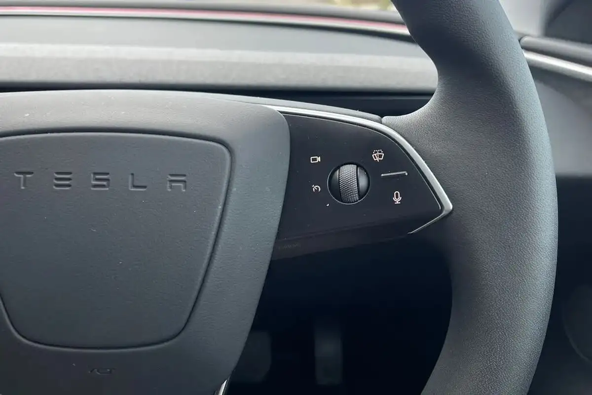 2024-tesla-model-3-big-41