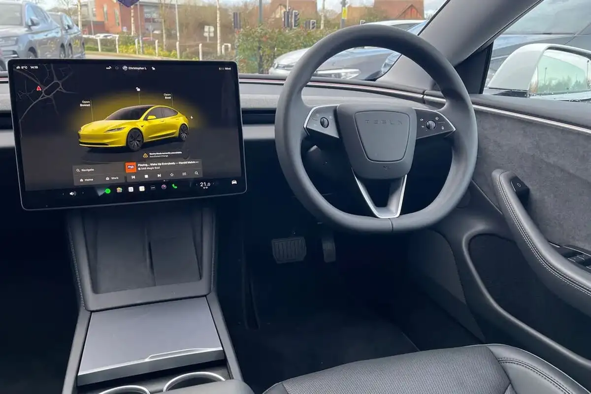 2024-tesla-model-3-big-17