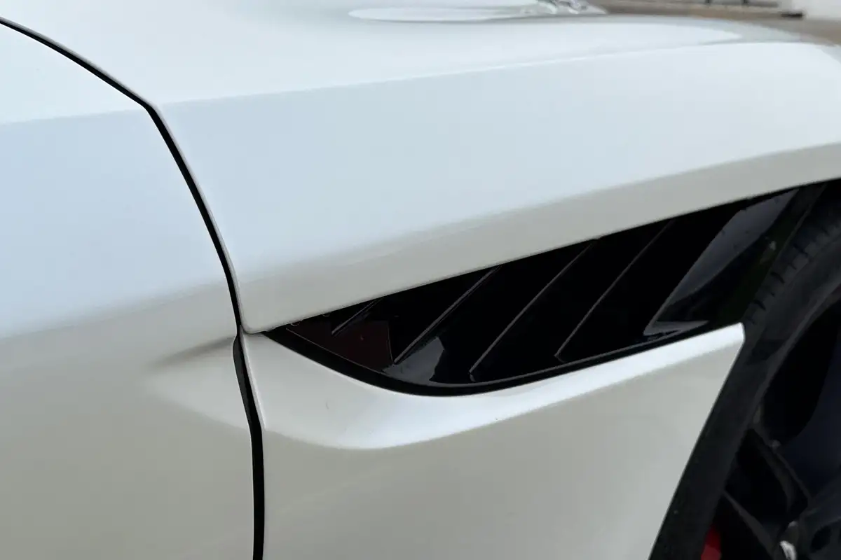 2019-aston-martin-dbs-52-v12-superleggera-big-8