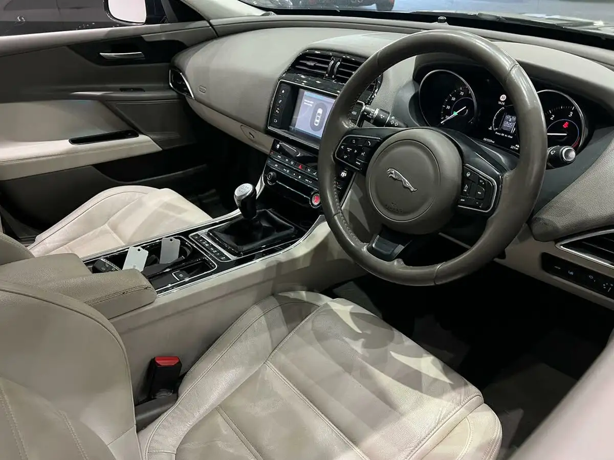 2017-jaguar-xe-20d-prestige-163ps-1999cc-big-1