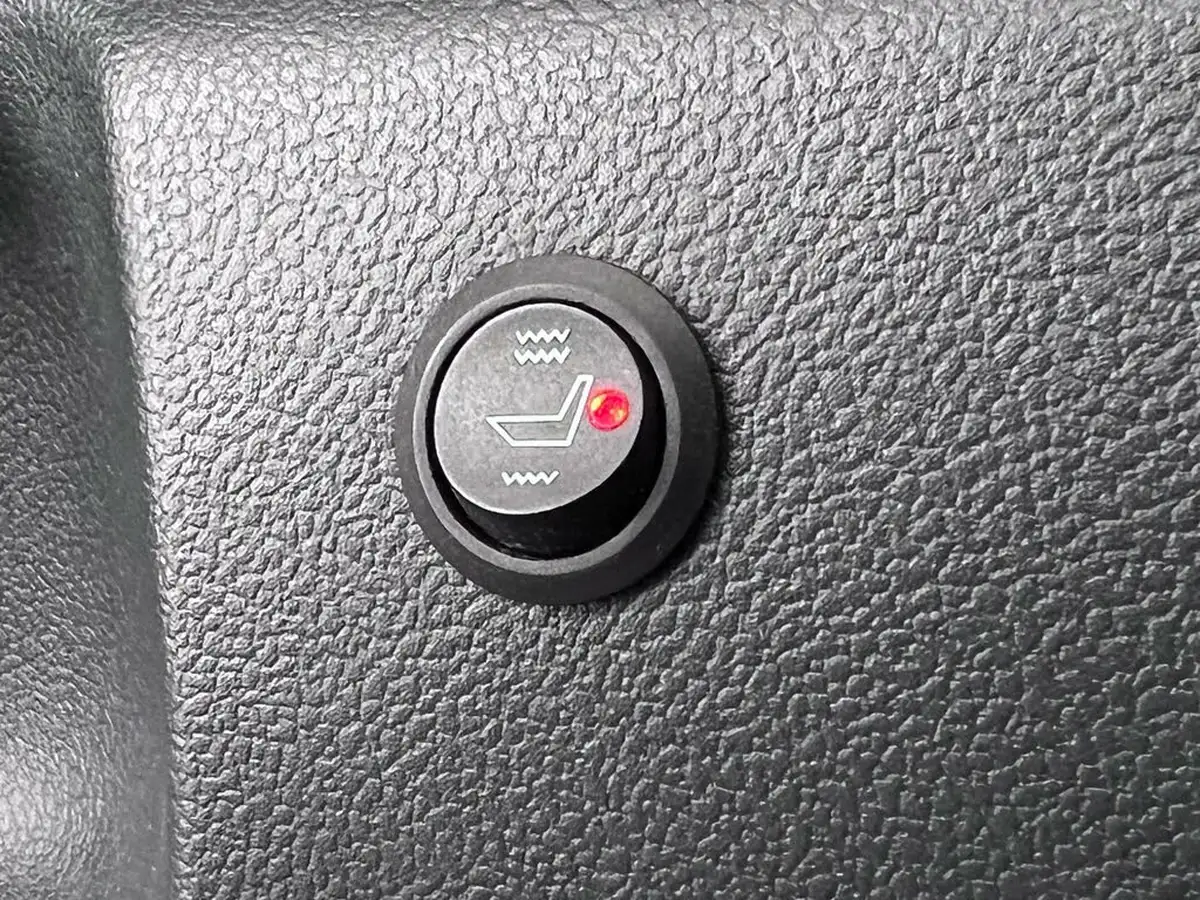 2022-toyota-yaris-15-vvt-i-design-panoramic-roof-big-16