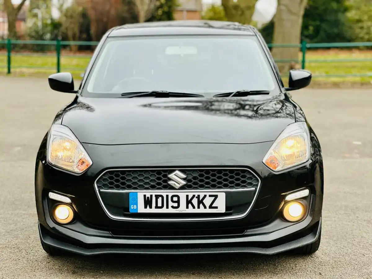 2019-suzuki-swift-12-dualjet-attitude-big-40