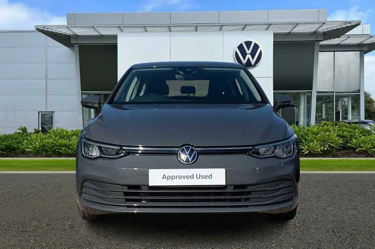 2022-volkswagen-golf-15-tsi-life-150ps-hatchback-big-6