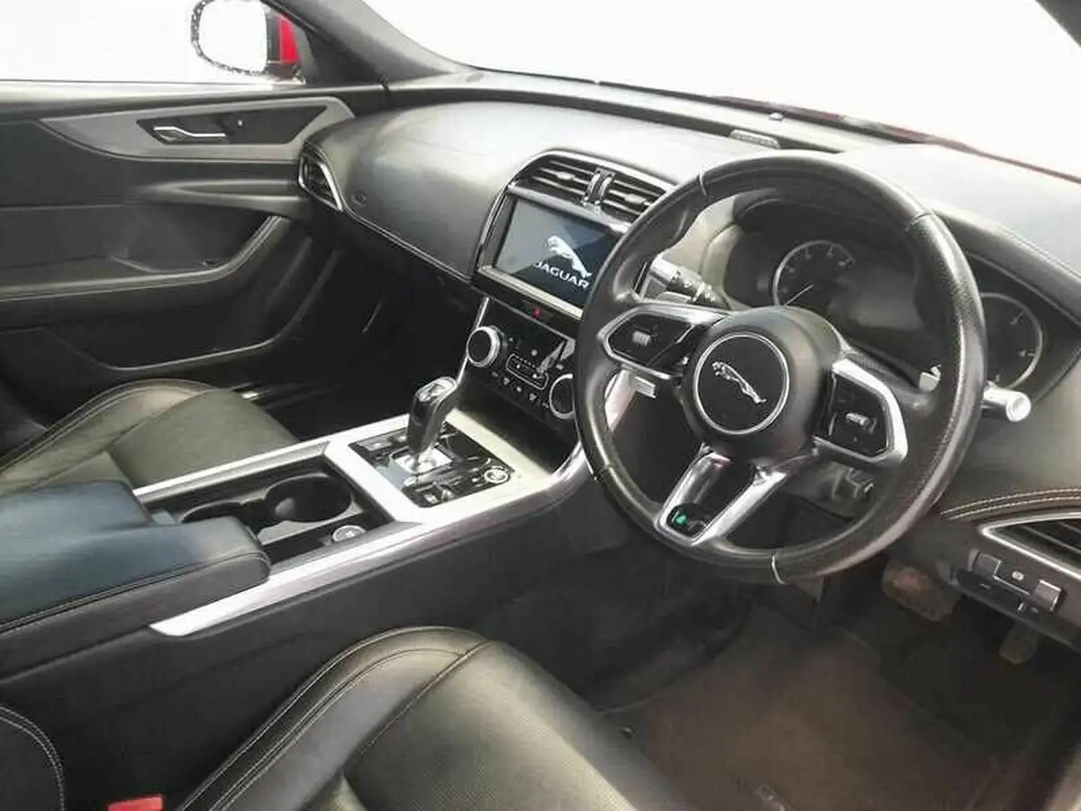 2019-jaguar-xe-20d-r-dynamic-s-big-8