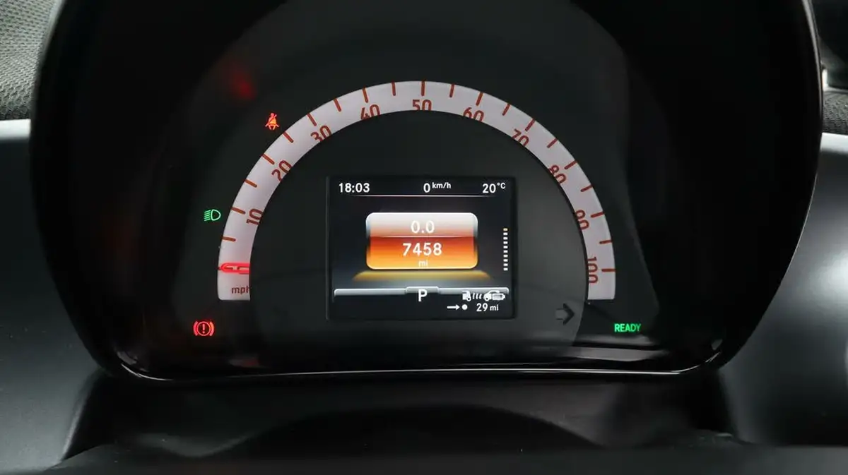 2021-smart-forfour-eq-premium-big-10
