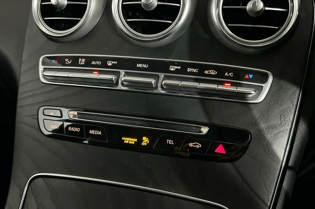 2018-mercedes-benz-glc-class-30-d-glc350d-sport-ss-station-wagon-5d-big-31