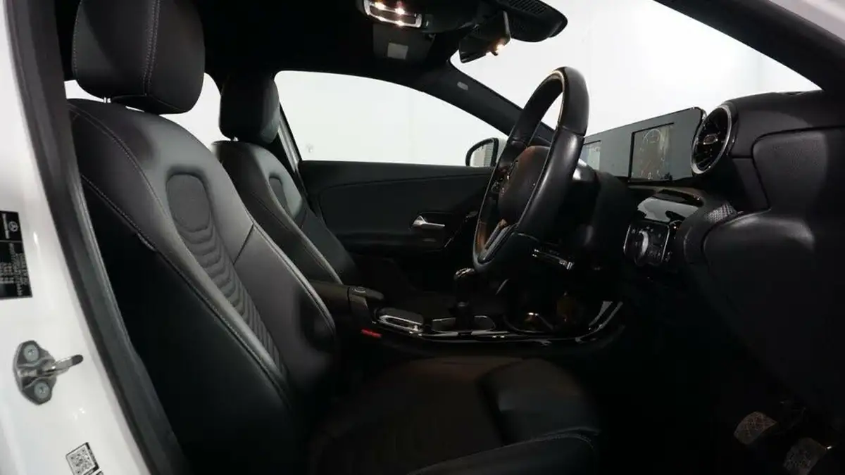 2019-mercedes-benz-a-class-13-a180-se-big-8