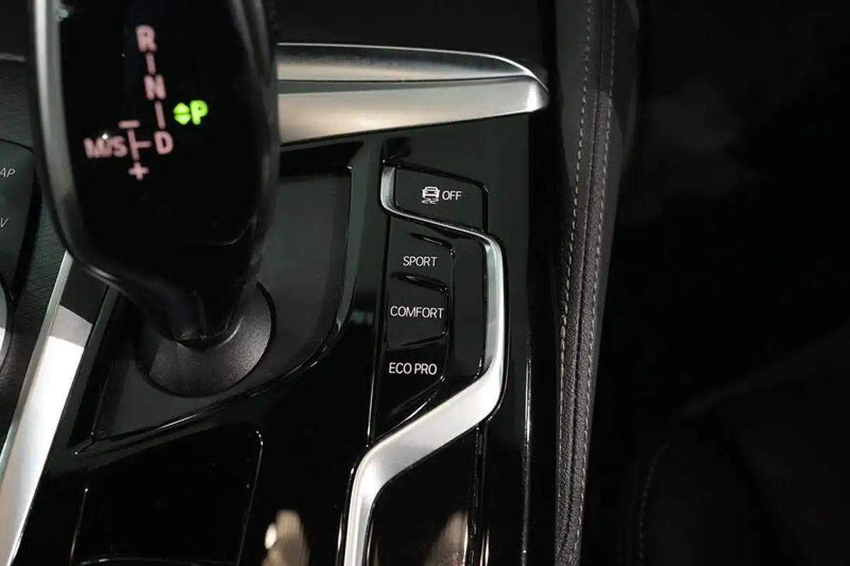 2021-bmw-5-series-20-520i-m-sport-mht-saloon-4d-big-52