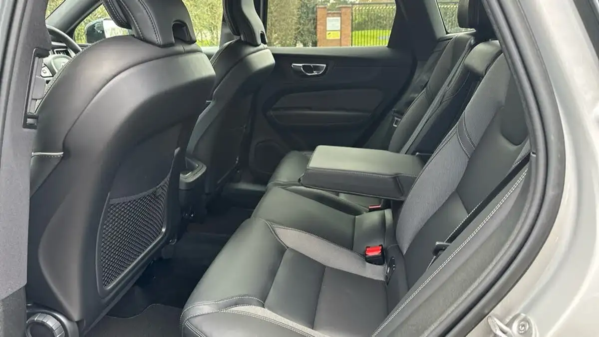 2021-volvo-xc60-20td-b4-r-design-awd-big-27