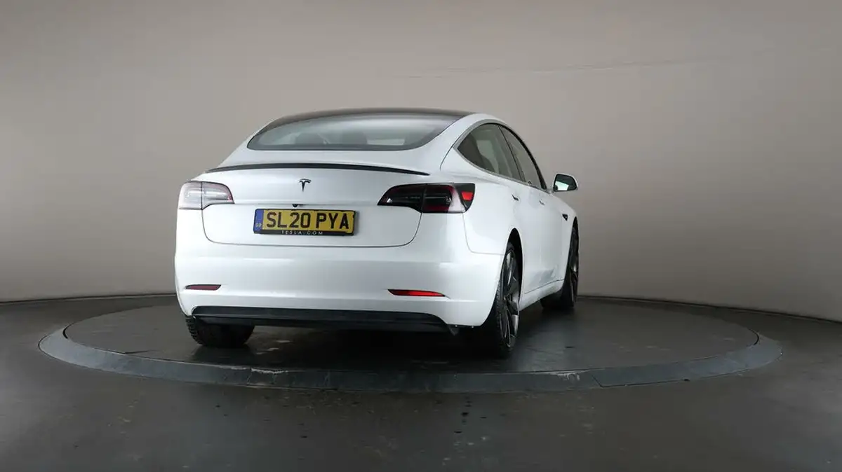 2020-tesla-model-3-e-performance-big-61