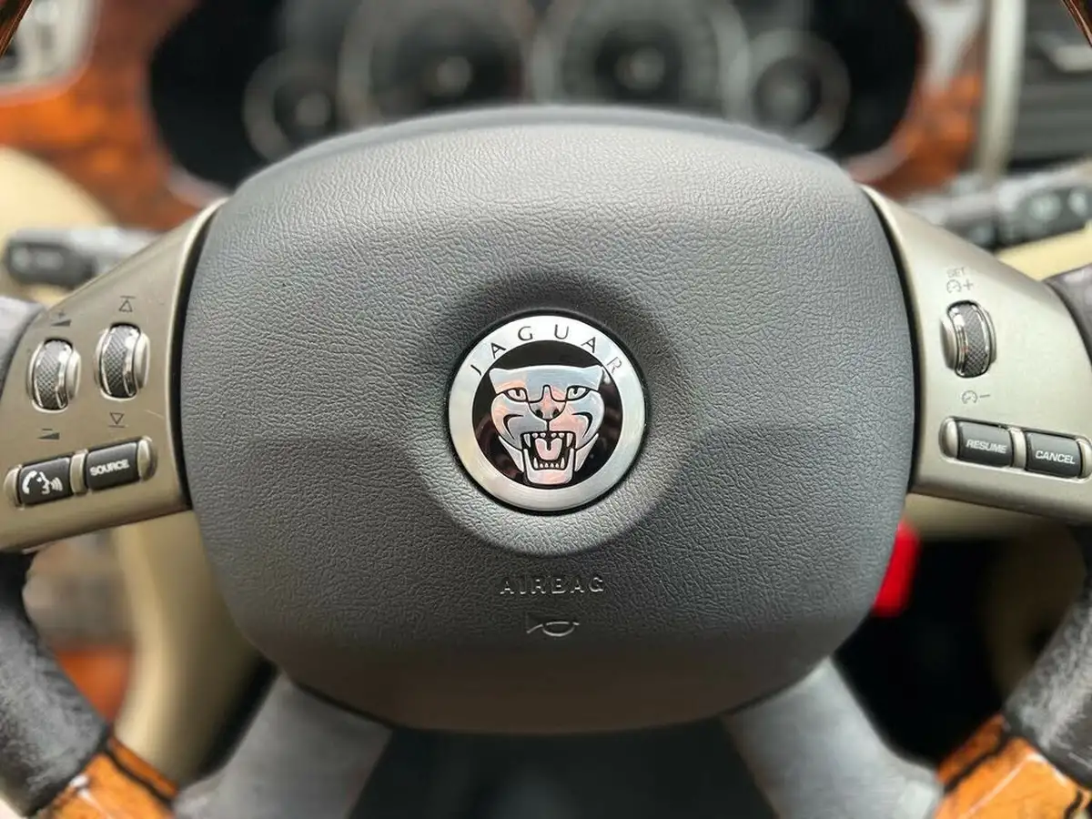 2009-jaguar-x-type-20-sovereign-saloon-big-6
