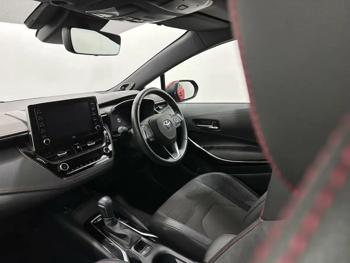 2019-toyota-corolla-20-vvt-i-excel-trk-hatchback-big-27