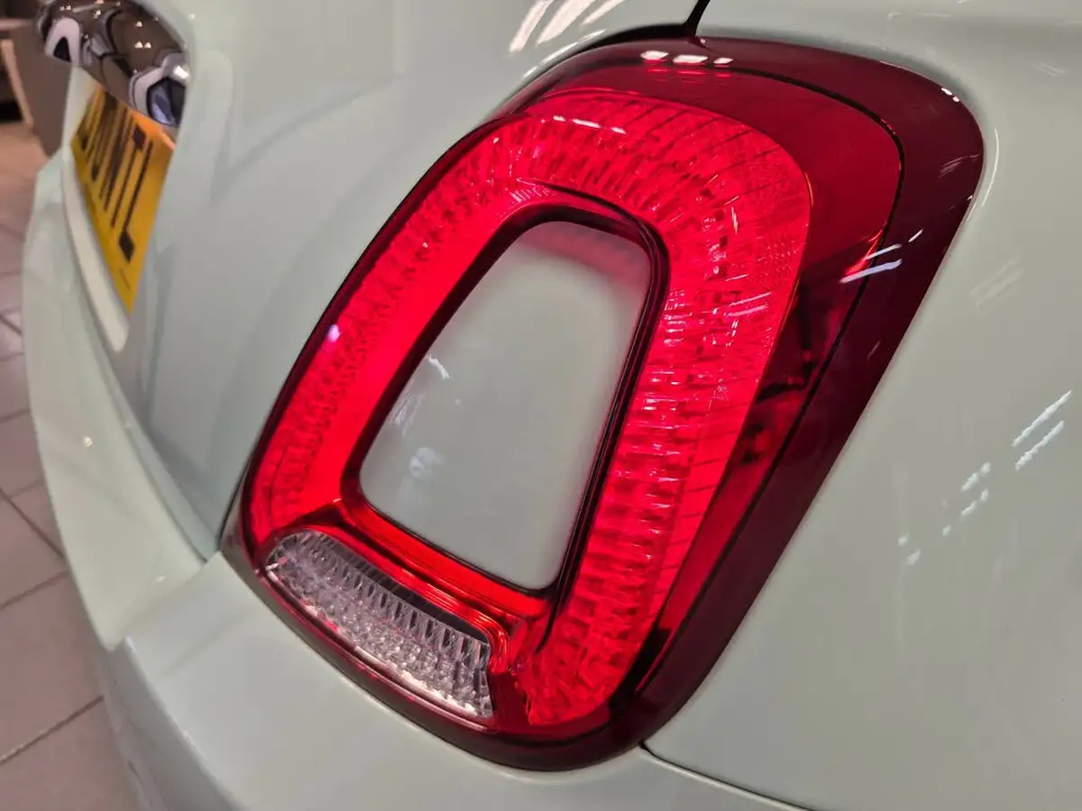 2020-fiat-500-12-lounge-dualogic-big-8